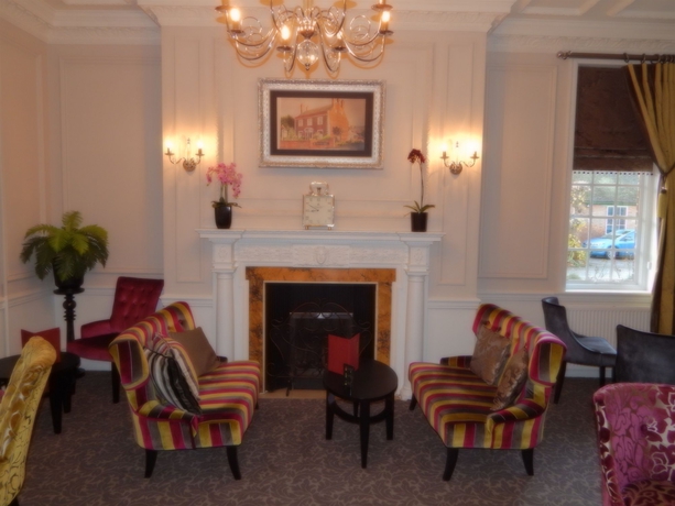 Imagen de los interiores del Hotel Milford Hall. Foto 11