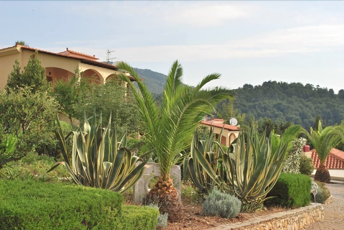 Imagen de los exteriores del Hotel Milia Bay Apartments. Foto 15