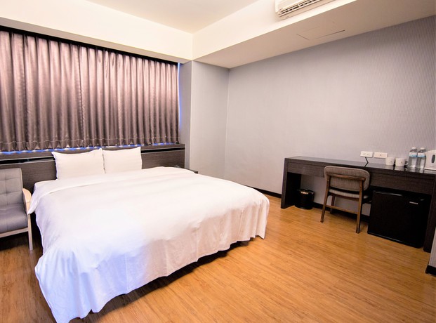 Imagen de la habitación del Hotel Military 75. Foto 9