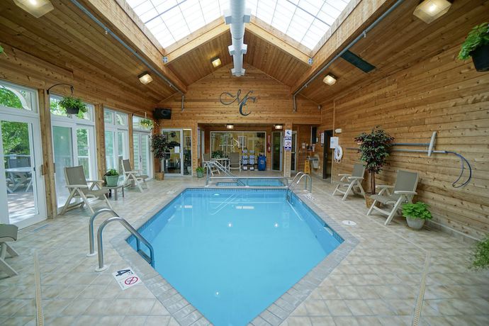 Imagen de la piscina del Hotel Mill Creek. Foto 19
