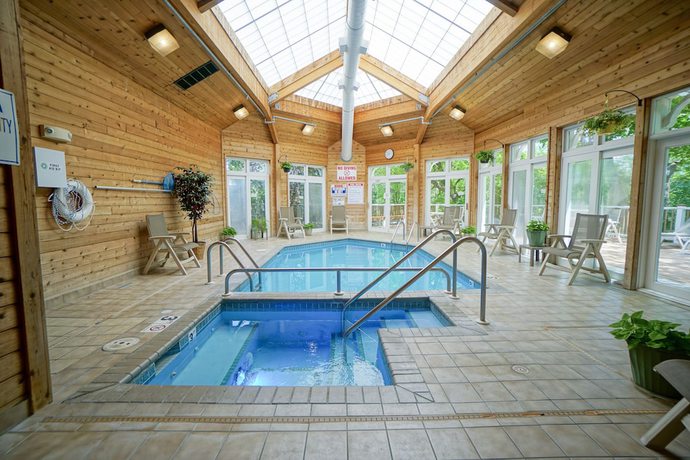 Imagen de la piscina del Hotel Mill Creek. Foto 20