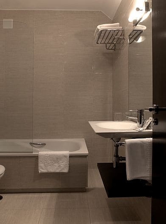 Imagen de la habitación del Hotel Millán, Negreira. Foto 11