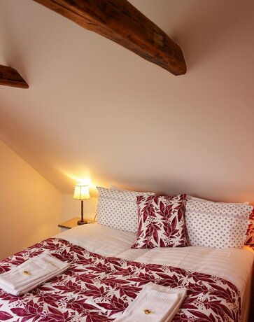 Imagen de la habitación del Hotel MillasVilla. Foto 15