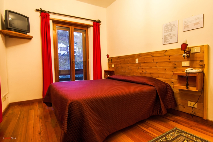 Imagen de la habitación del Hotel Mille Pini. Foto 8