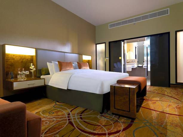 Imagen de la habitación del Hotel Millennium Airport Dubai. Foto 4