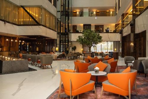 Imagen de los interiores del Hotel Millennium Al Masar. Foto 19