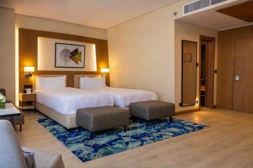 Imagen de la habitación del Hotel Millennium Al Masar. Foto 12