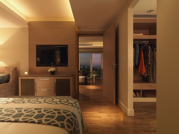 Imagen de la habitación del Hotel Millennium Al Rawdah. Foto 4