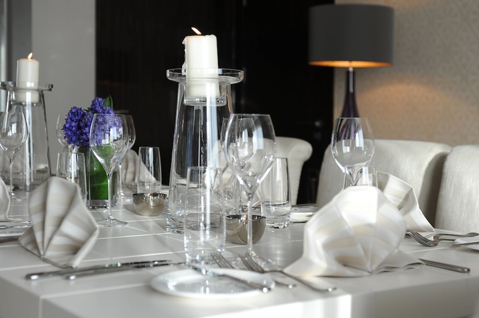 Imagen de la habitación del Hotel Millennium Al Rawdah. Foto 5