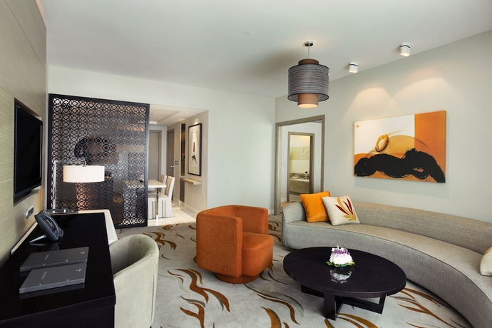 Imagen de la habitación del Hotel Millennium Al Rawdah. Foto 9