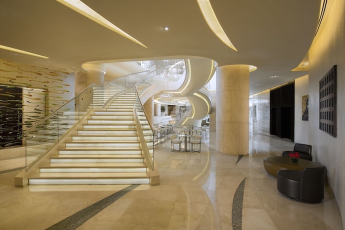 Imagen de los interiores del Hotel Millennium Al Rawdah. Foto 18
