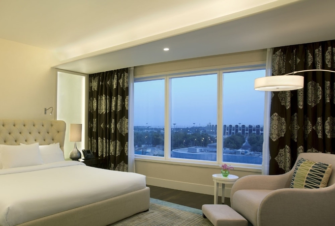 Imagen de la habitación del Hotel Millennium Al Rawdah. Foto 13