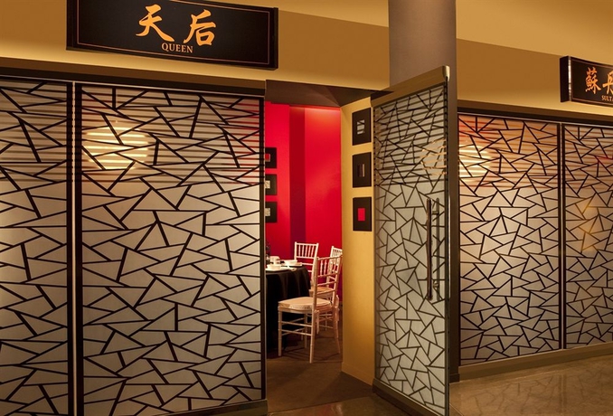 Imagen del bar/restaurante del Hotel Millennium Biltmore Los Angeles. Foto 2