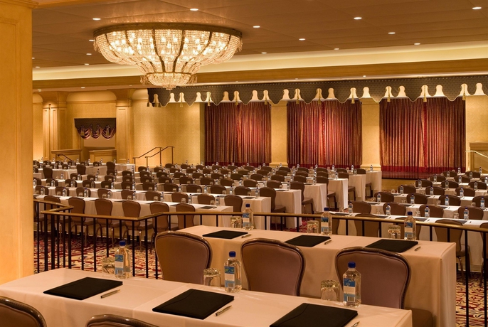 Imagen de los interiores del Hotel Millennium Biltmore Los Angeles. Foto 13