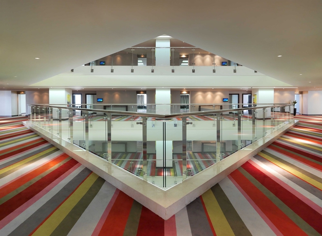 Imagen de los interiores del Hotel Millennium Central Downtown. Foto 11