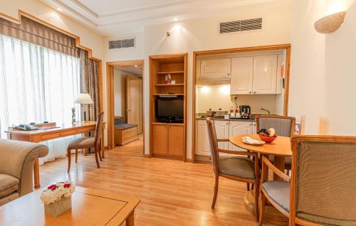 Imagen de la habitación del Hotel Millennium Downtown. Foto 15