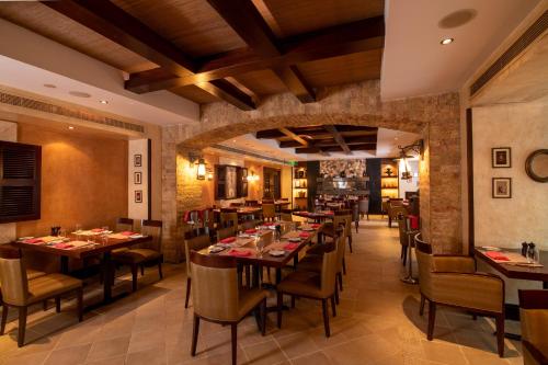 Imagen del bar/restaurante del Hotel Millennium Downtown. Foto 12