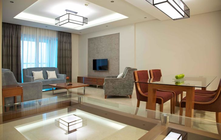 Imagen de los interiores del Hotel Millennium Executive Apartments Muscat. Foto 8