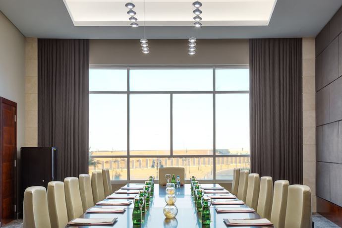 Imagen de los interiores del Hotel Millennium Hail. Foto 14