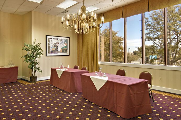 Imagen de los interiores del Hotel Millennium Harvest House Boulder. Foto 12