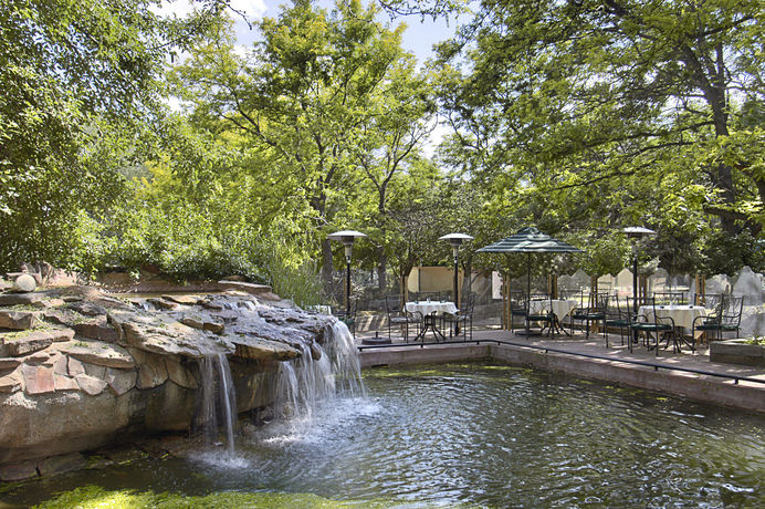 Imagen de la piscina del Hotel Millennium Harvest House Boulder. Foto 16