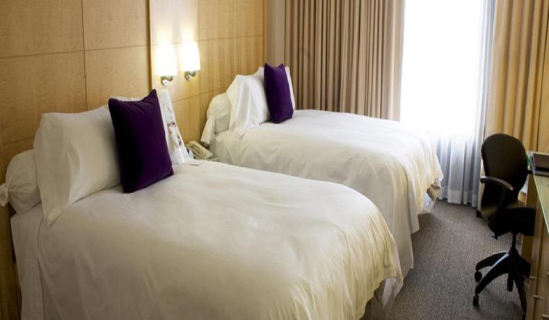 Imagen de la habitación del Hotel Millennium Hotel Cincinnati. Foto 8