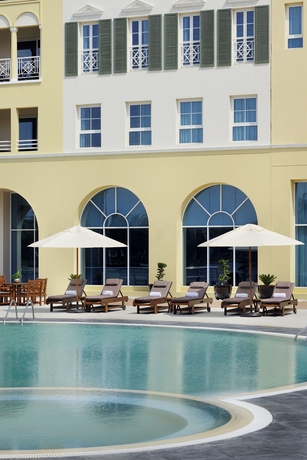 Imagen de la piscina del Hotel Millennium Lakeview Hotel. Foto 12