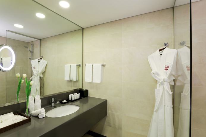 Imagen de la habitación del Hotel Millennium Madinah Airport. Foto 14