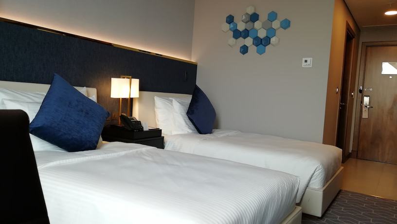 Imagen de la habitación del Hotel Millennium Madinah Airport. Foto 15