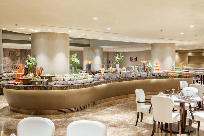 Imagen del bar/restaurante del Hotel Millennium Makkah Al Naseem. Foto 3