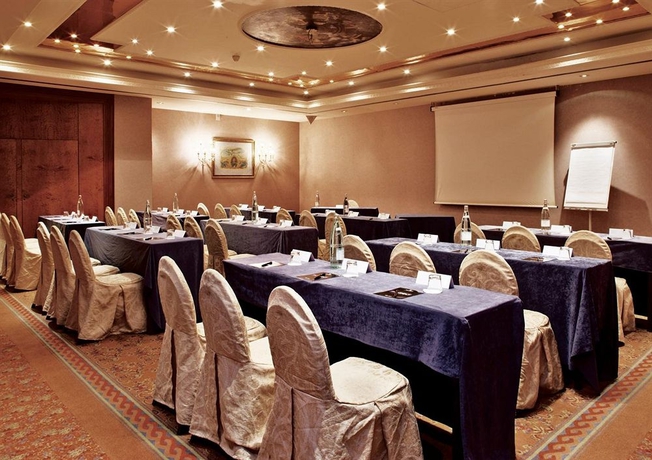 Imagen de los interiores del Hotel Millennium Paris Charles De Gaulle. Foto 8