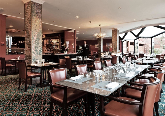 Imagen del bar/restaurante del Hotel Millennium Paris Charles De Gaulle. Foto 1