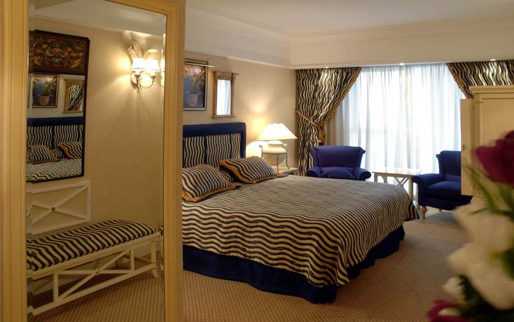 Imagen de la habitación del Hotel Millennium Plaza Downtown. Foto 8