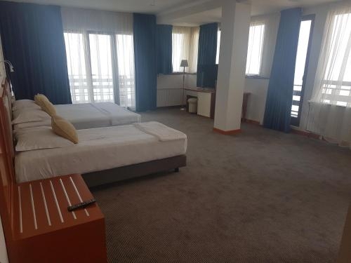 Imagen de la habitación del Hotel Millennium, Pogradec. Foto 9