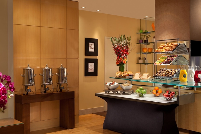 Imagen del bar/restaurante del Hotel Millennium Premier New York Times Square. Foto 5