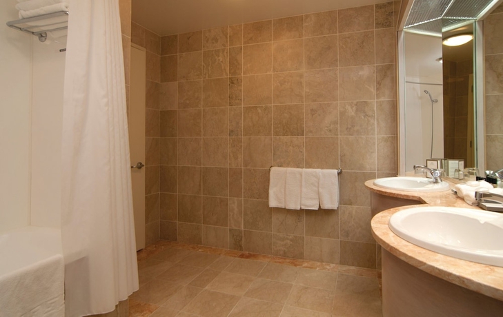 Imagen de la habitación del Hotel Millennium Queenstown. Foto 13