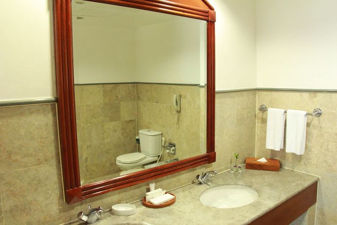 Imagen de la habitación del Hotel Millennium Sirih Jakarta. Foto 2