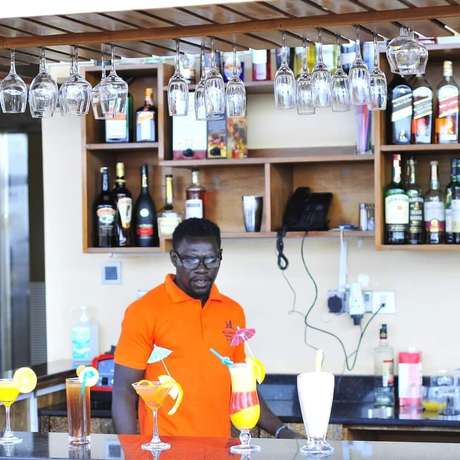 Imagen del bar/restaurante del Hotel Millennium Terrace. Foto 2