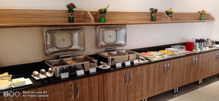 Imagen del bar/restaurante del Hotel Millennium Terrace. Foto 3