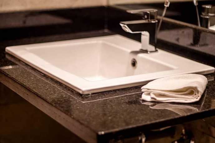 Imagen de la habitación del Hotel Millennium Terrace. Foto 13