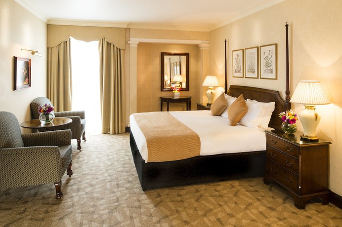 Imagen de la habitación del Hotel Millennium and Conference Centre Gloucester London. Foto 1