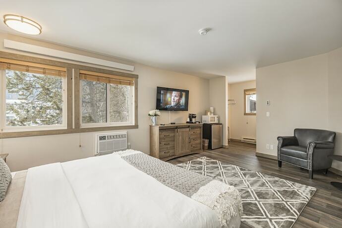 Imagen de la habitación del Hotel Miller Park Lodge. Foto 19