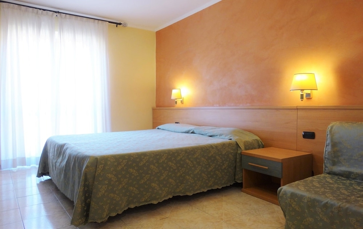 Imagen de la habitación del Hotel Millerose. Foto 3