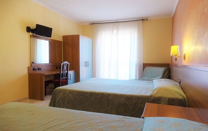 Imagen de la habitación del Hotel Millerose. Foto 7