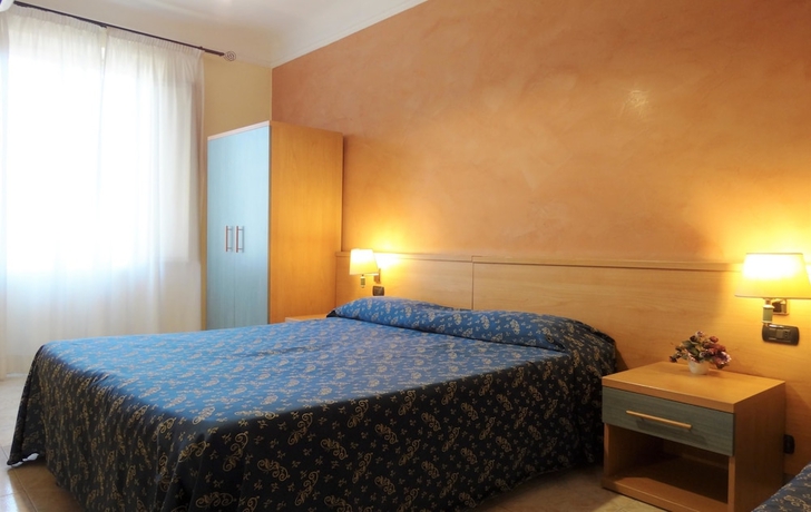 Imagen de la habitación del Hotel Millerose. Foto 14