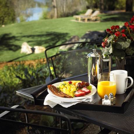 Imagen del bar/restaurante del Hotel Milliken Creek Inn. Foto 6