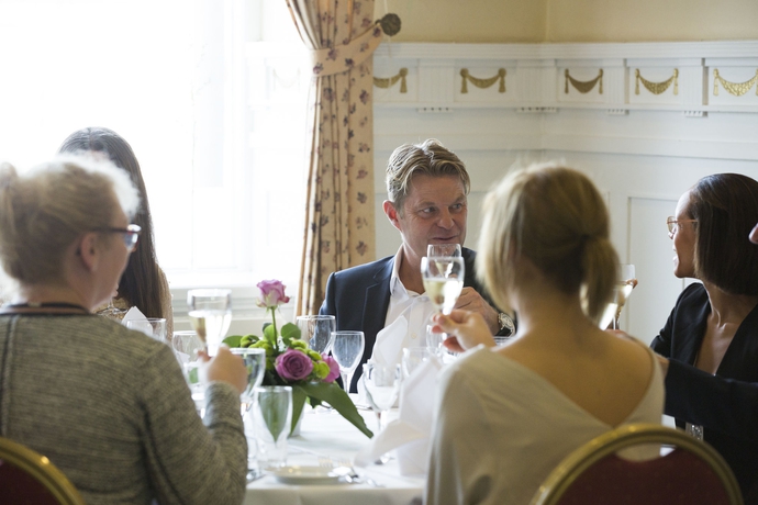Imagen del bar/restaurante del Hotel Milling Plaza. Foto 2