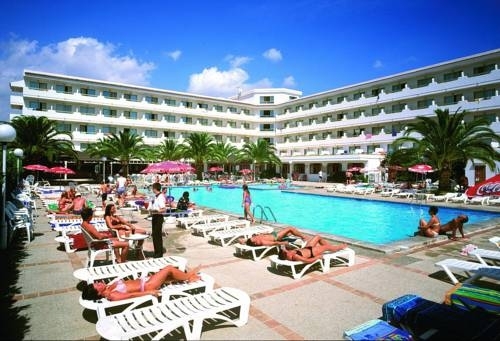 Imagen del bar/restaurante del Hotel Millor Sol. Foto 8