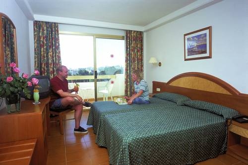 Imagen de la habitación del Hotel Millor Sol. Foto 10