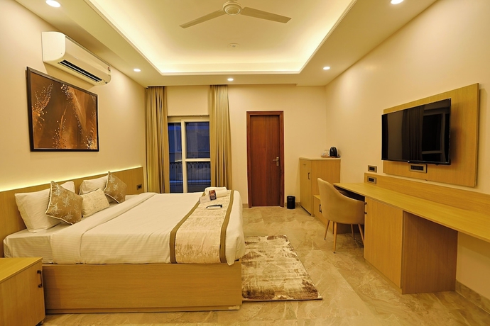 Imagen de la habitación del Hotel Millora Cyber Suites. Foto 4
